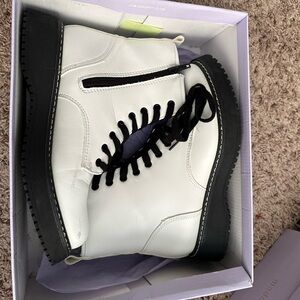 Madden Girl Kurrt Boots (Dr. knock offs)